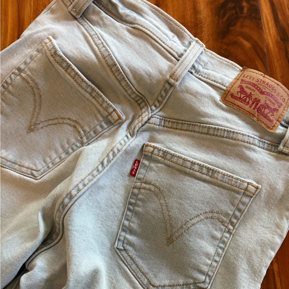 Levi Levi’s Women’s Ribcage Straight Ankle Denim Jeans 25 Button Fly Light Wash - Picture 9 of 10